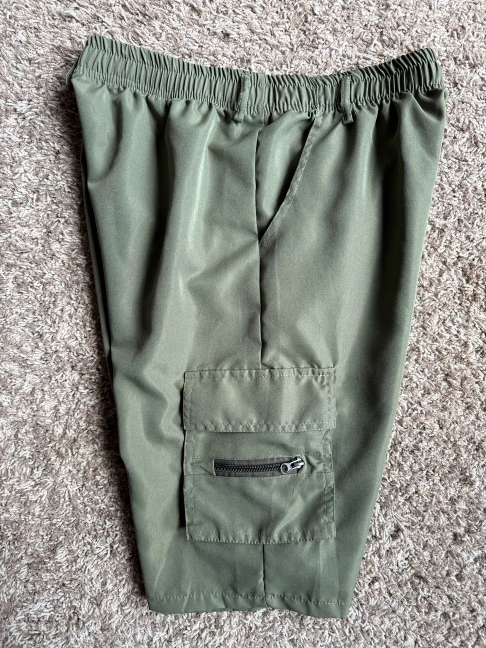 Men's Olive Green Cargo Shorts - Elastic Waist with belt loops size 30 waist